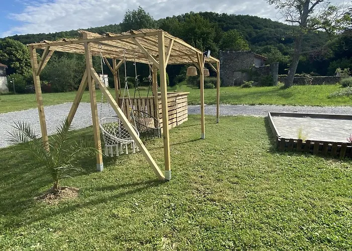Jacuzzi, Terrain De Petanque Et Aire De Jeux Vue Sur Les Pyrenees *
