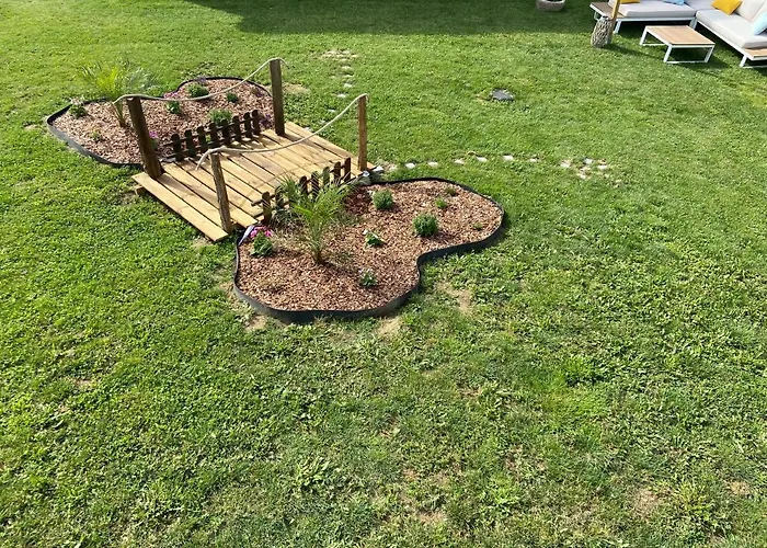Jacuzzi, Terrain De Petanque Et Aire De Jeux Vue Sur Les Pyrenees * Seilhan