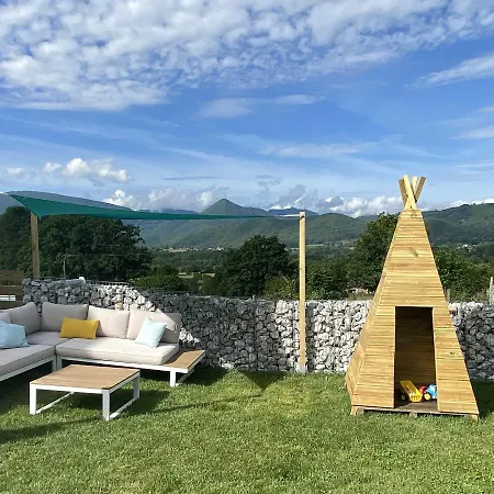Jacuzzi, Terrain De Petanque Et Aire De Jeux Vue Sur Les Pyrenees